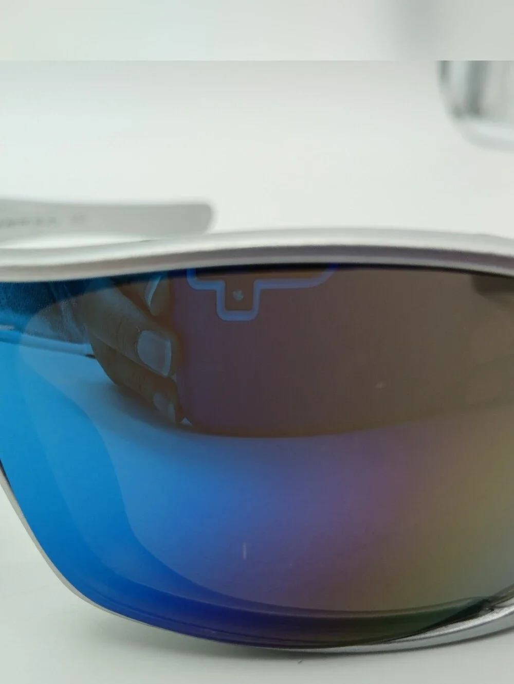 Oakley Blue Mirrored Sunglasses BMC-016